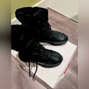 Softmoc insulated water resistant Boots Size 7